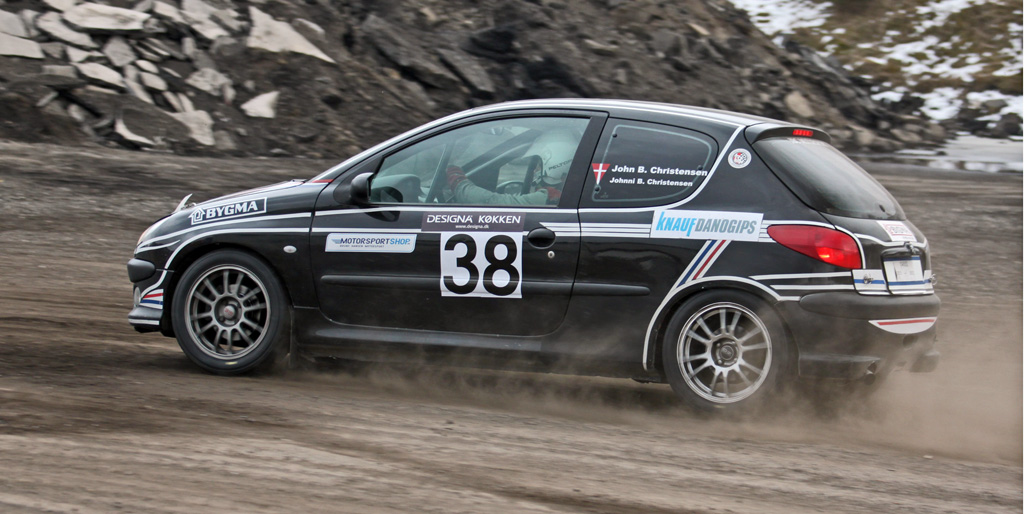 JBC Motorsport har god fart i deres Peugeot 206 GTI.
(Foto: Finn Bojer)